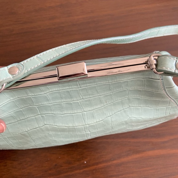 Shoulder bag/purse faux reptile mint green CUTE!! - Picture 4 of 5